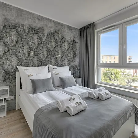 Bastion Walowa City Center & Parking By Downtown Apartments Гданськ Екстер'єр фото